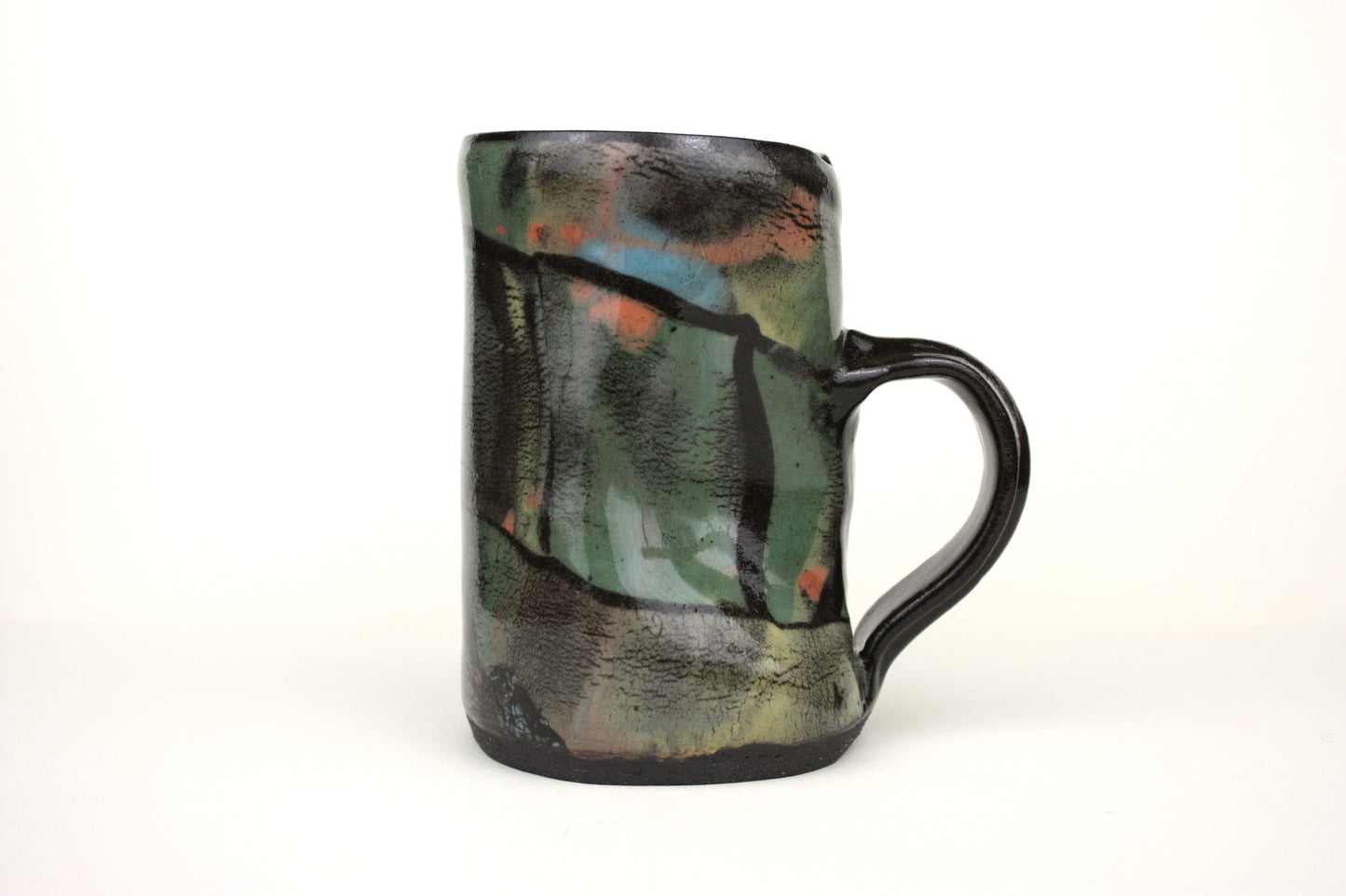 Expressive large tankard mug