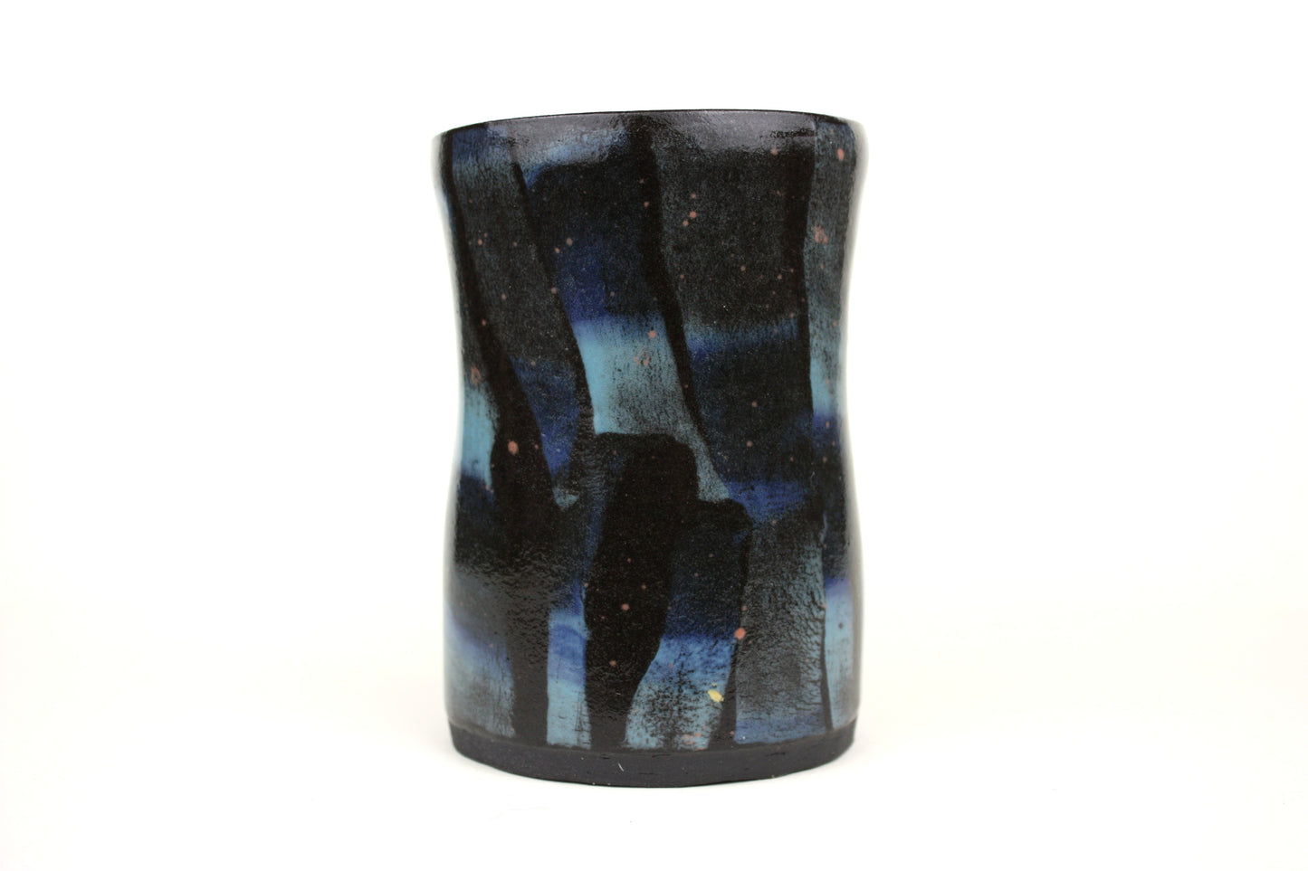 Expressive large tankard mug