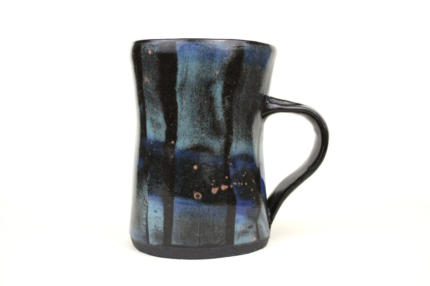 Expressive large tankard mug