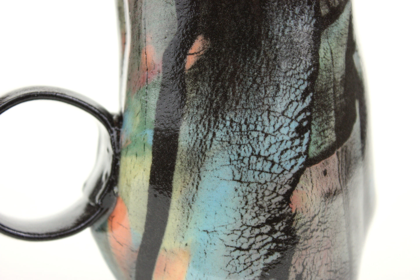 Expressive darted mug