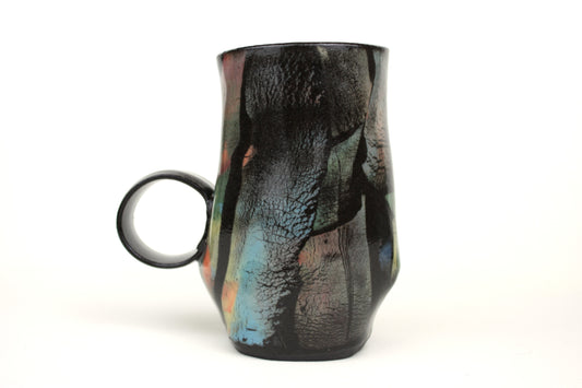 Expressive darted mug
