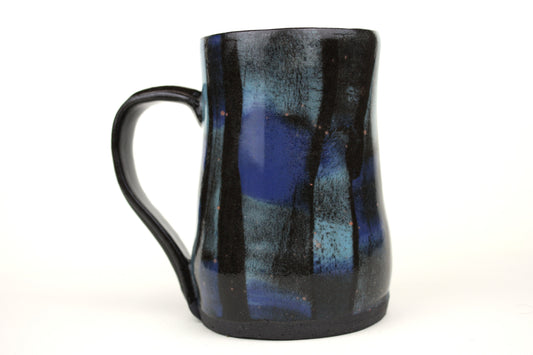 Expressive large tankard mug